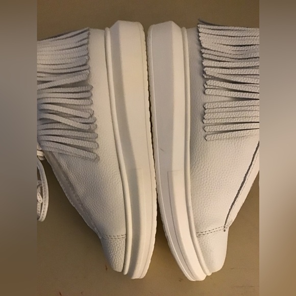 Hollie Watman women white leather fringe platform moccasin sneakers Size9.5 - Picture 10 of 12